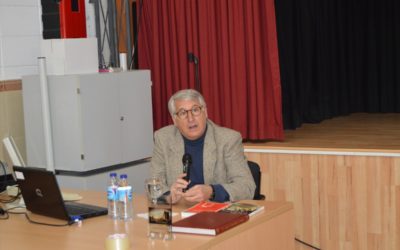 JUAN LUIS RASCÓN ANIMA A LOS ESTUDIANTES A PRACTICAR LA DEMOCRACIA ACTIVA