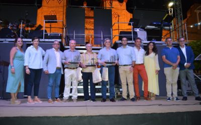 EL AYUNTAMIENTO HOMENAJEA A TRES TRABAJADORES MUNICIPALES POR SU JUBILACIÓN