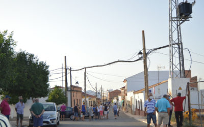 REUNIÓN CON VECINOS DE SILILLOS POR LOS CORTES DE SUMINISTRO ELÉCTRICO