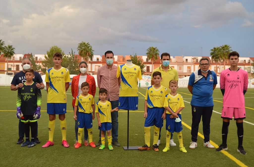 PRESENTACIÓN DE LAS NUEVAS EQUIPACIONES DE LA CANTERA DEL CD COLONIAL
