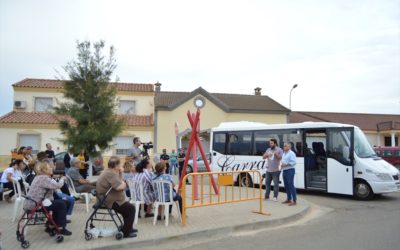 El Ayuntamiento presenta en Villalón el servicio de autobús municipal gratuito