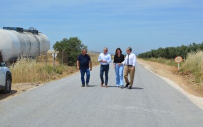 El alcalde visita las obras del Camino de Palma en Fuente Carreteros