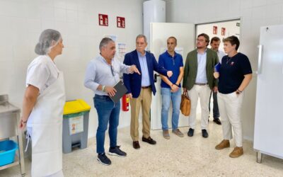 José Francisco Viso visita el comedor escolar del CEIP Antonio Gala de Silillos